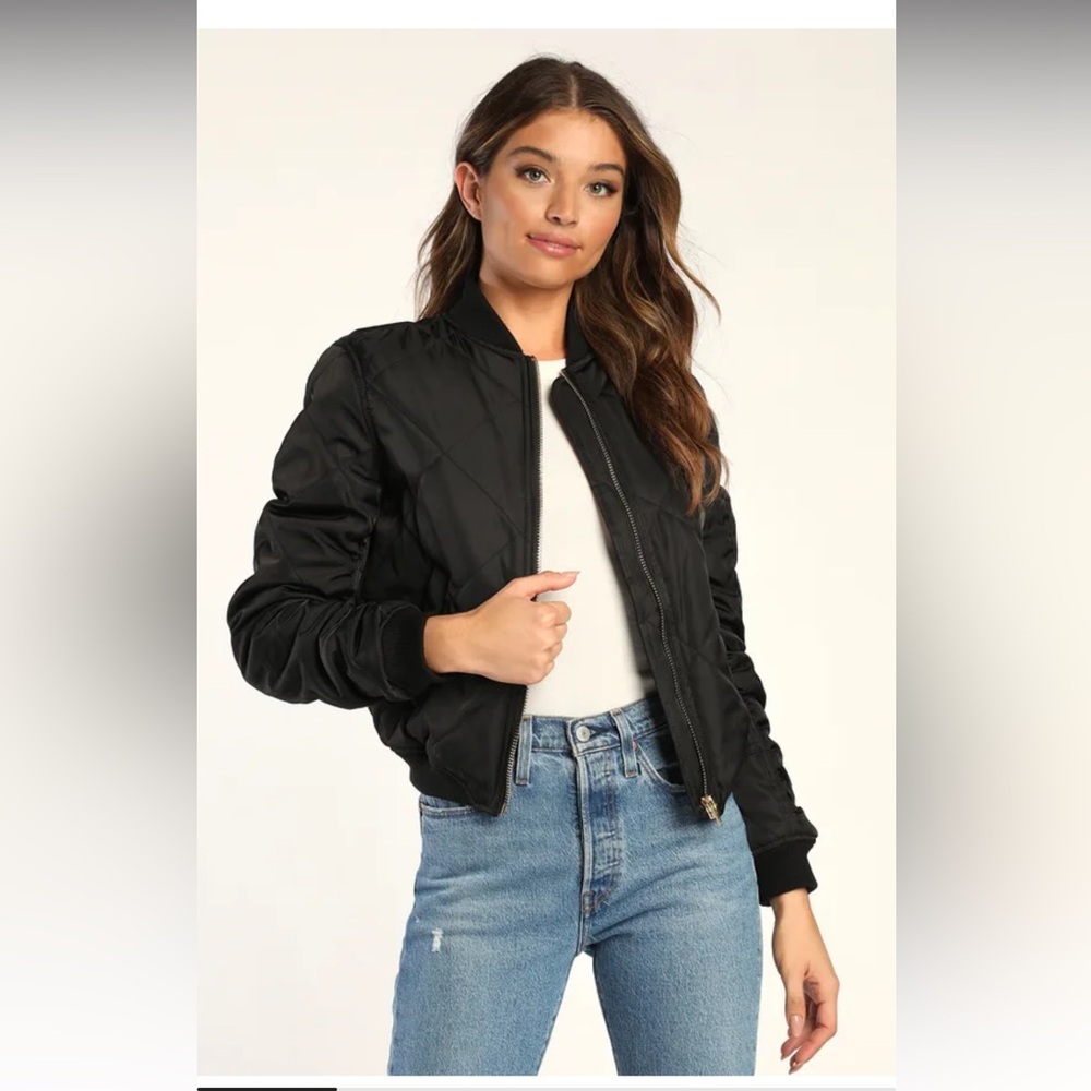 Lulus Black quilted bomber jacket puffy NWT